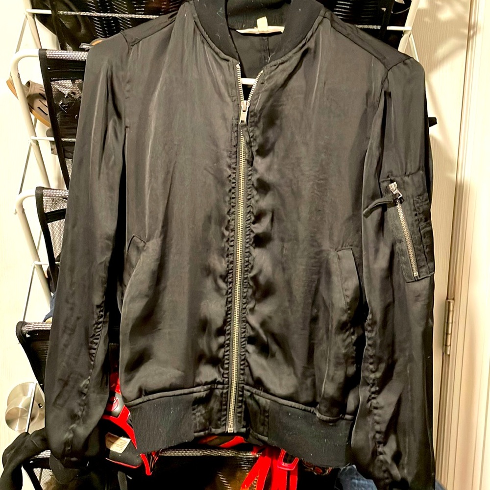 Lightweight bomber jacket